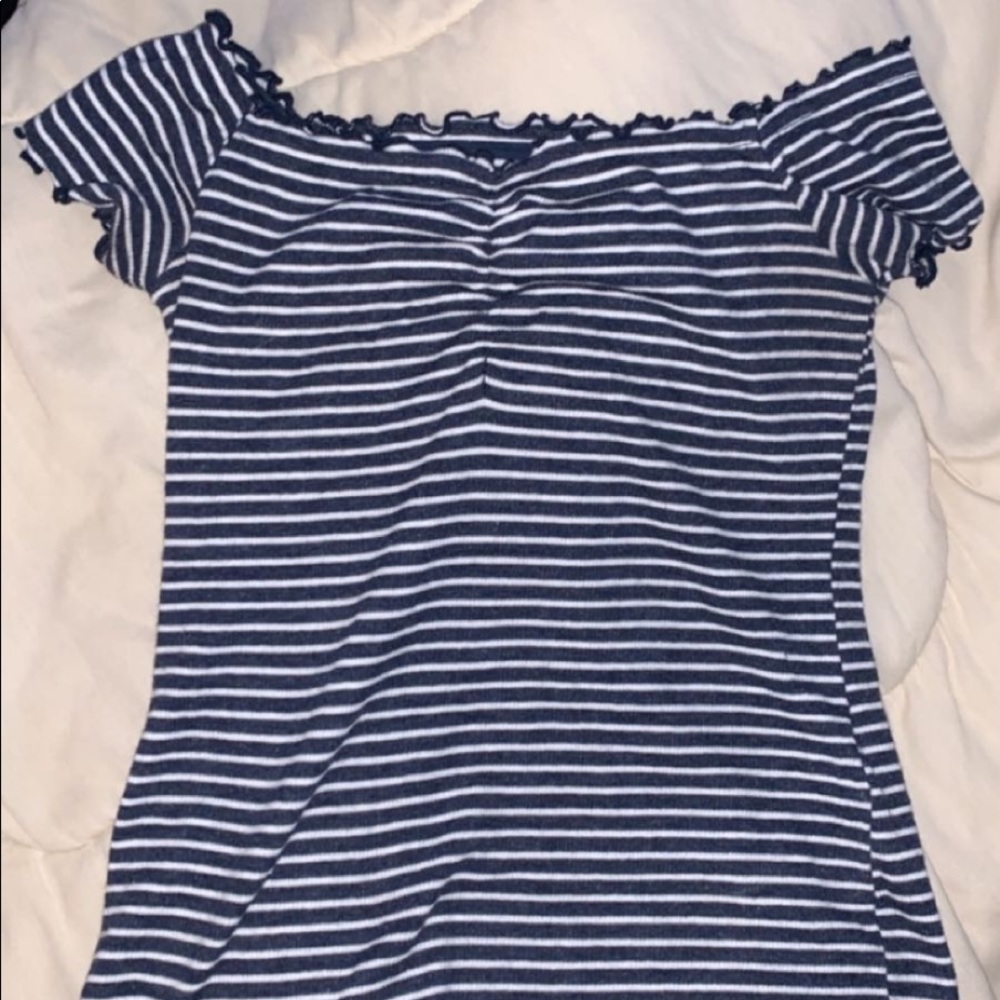 Scrunched off the shoulder body complimenting top